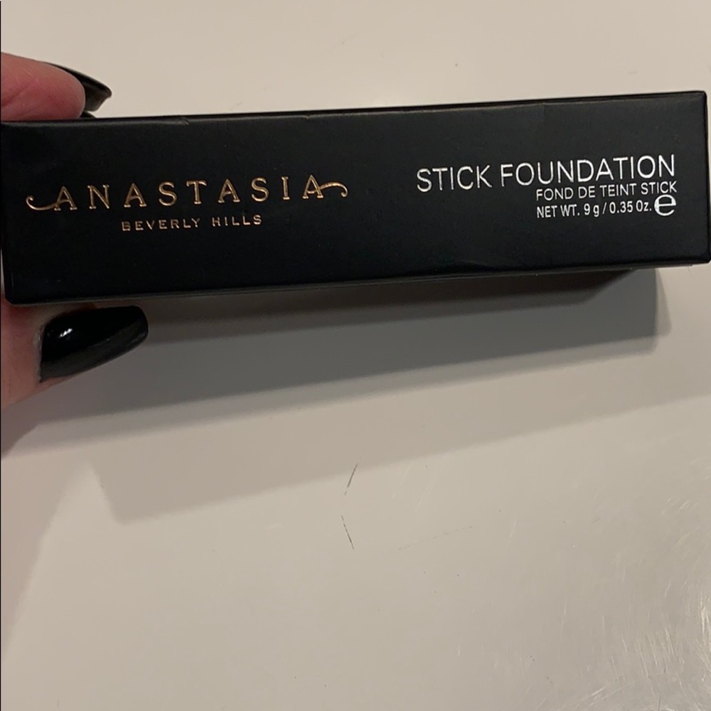 Anastasia Beverly Hills foundation stick BANANA.